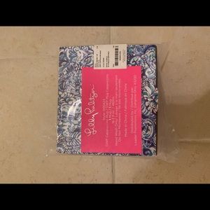 Nwt Lilly Pulitzer Cappuccino mug in 60 Animals